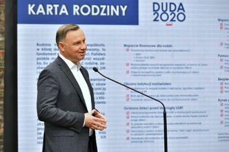 "Karta rodziny". 500+ i pozostałe programy społeczne zostają, mają dojść kolejne, zapowiada prezydent Andrzej Duda