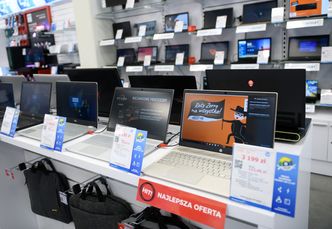 Komputronik odstępuje od części umów w galeriach handlowych