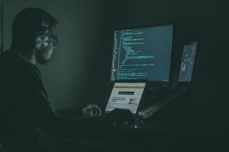 Oszust wmówił mu, że zarobił krocie na kryptowalutach. Ofiara straciła 20 tys. zł