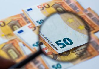 Kursy walut. Euro tkwi nad "wsparciem" powyżej 4,50 zł