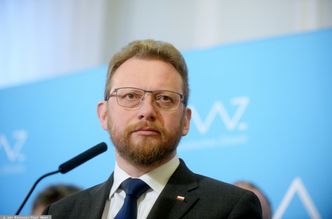 Łukasz Szumowski dla money.pl: Polacy potrzebują dodatkowego bodźca. Minister zdrowia tłumaczy opłatę cukrową i "małpkową"