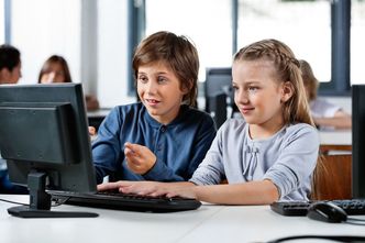#Komputer dla ucznia. Fundacja Impact zbiera na sprzęt do nauki online