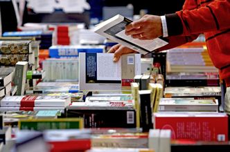 Koronawirus uderza w rynek książki. Ofiarami pisarze, wydawcy, księgarze i drukarze