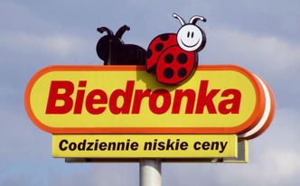 Zakaz handlu uderzył w Biedronkę. Ratunek w wyższych cenach towarów