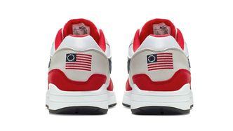 Nike wycofuje buty z "kontrowersyjną" flagą USA. Kolejny amerykańsko-amerykański spór 