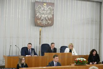 Senat pracuje nad tarczą kryzysową. Problemowe zapisy wyborcze