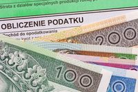 Tomasz Warszewski
podatek, polska, pit, 36, roczny, polski, dochód, przychód, zarobki, odliczenie, 37, skarbowy, internet, pln, banknot, banknoty, finanse, biznes, wzór, papier, rok, podatki