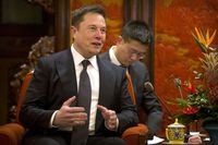 Elon Musk podczas swojej wizyty w Chinach w 2018 roku 