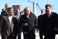 Władimir Putin, szef Gazpromu Aleksey Miller i Gerhard Schroeder 