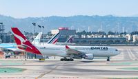 Linie lotnicze Qantas poprosiły kierowników, by zamienili biura na pracę przy obsłudze bagażu