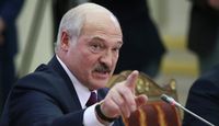 Białoruski dekret dotknie polskie firmy. Łukaszenka "przymusza do miłości"