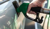 "Ceny paliw oderwały się od notowań ropy naftowej". Wojna w Ukrainie doprowadziła do nietypowej sytuacji na rynku