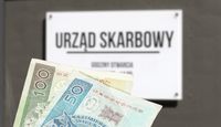 Darowizna pieniędzy bez podatku. Oto jakie trzeba spełnić warunki