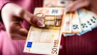 Polacy nie chcą euro. Obawy przed wspólną walutą wciąż silne