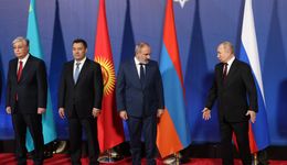 Kazachstan oddala się od Putina, ale dba o pozory. Ma kluczowe dla Europy zasoby