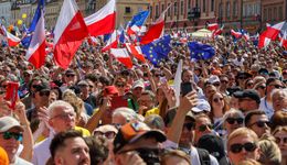 "Tusk przeprowadził przez Warszawę pół miliona Polaków". Zagraniczne media relacjonują niedzielny marsz