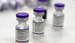 Bruksela chce zawiesić odbiór szczepionek Pfizera