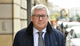 Ryszard Czarnecki nadal zarabia na siatkówce. Europoseł zainkasował w rok ponad 160 tys. zł