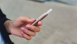 UE chce pokolenia wolnego od tytoniu. Po mentolach bierze się za inne smakowe wyroby nikotynowe