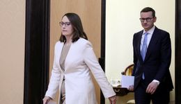 Minister finansów najmłodszą emerytką w rządzie. Jakie świadczenie otrzymuje?