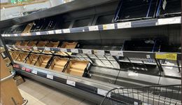 Puste półki na Wyspach. Polacy mówią nam o zaczynającej się panice