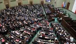 Sejm podjął decyzję ws. budżetu na 2022 rok. Nie będzie m.in. pieniędzy na podwyżki