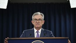 Kursy walut. Protokół Fed bez wpływu na nastroje, rynek czeka na prezesa