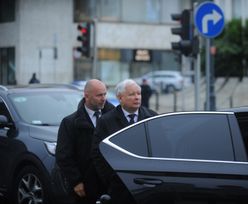 18 policjantów pilnuje domu Jarosława Kaczyńskiego. "Prezes nie może nas widzieć z okien"