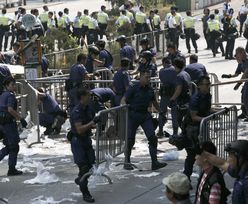 Protesty w Hongkongu. Policja usuwa blokady stworzone przez demonstrantów