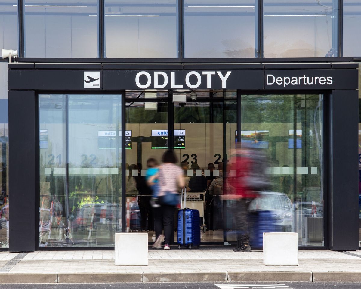 El aeropuerto de Radom ha estado operativo durante ocho semanas.  Romperá otro umbral este fin de semana