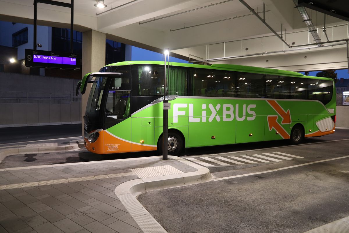 FlixBus ne se rendra pas à l’aéroport de Radom pour le moment.  « Les billets seraient trop chers »