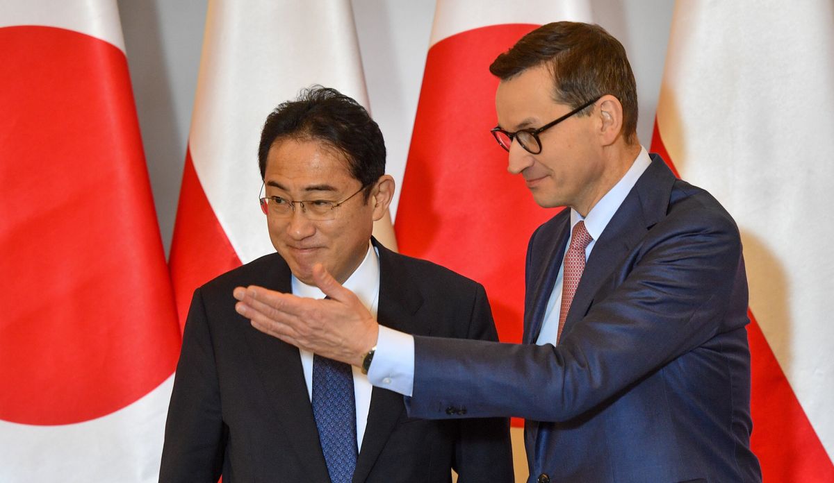 Polsko získalo zvláštní status.  Rozhodnutí oznámil japonský premiér