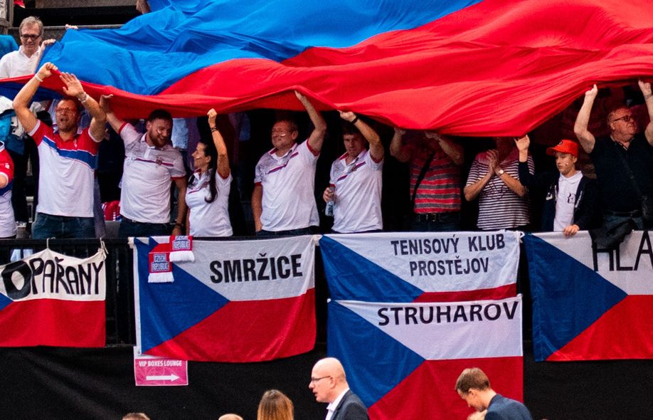 Zlotý je slabý.  Až do české koruny, která málem kompenzovala ztráty z pandemie