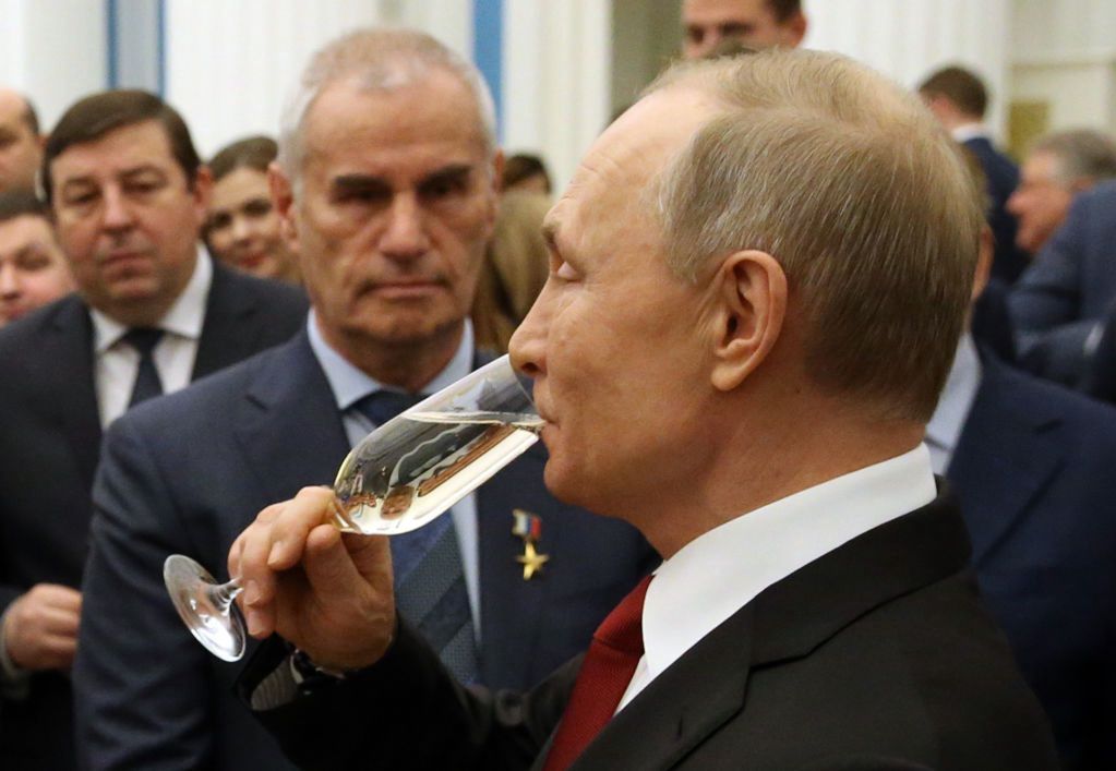 Revenge of Vladimir Putin.  French champagne will not be champagne in Russia