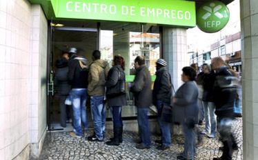 Kryzys w Portugalii zmusił ludzi do sprzedaży pamiątek