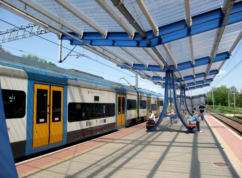 W wakacje między Wisłą a Ustroniem można za darmo podróżować pociągami Kolei Śląskich. Turystów uprawnia do tego książeczka rabatowa