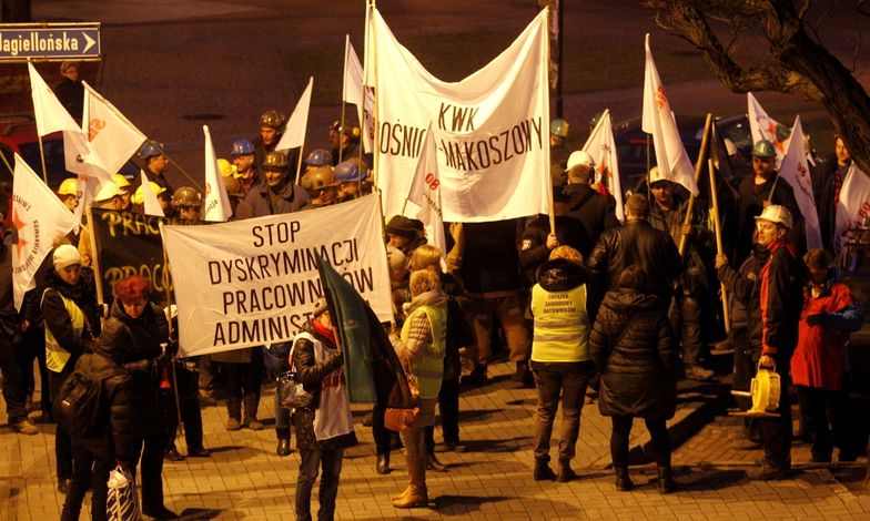 Związki nie zawiesiły pogotowia strajkowego. Chcą rozmów z Kopacz