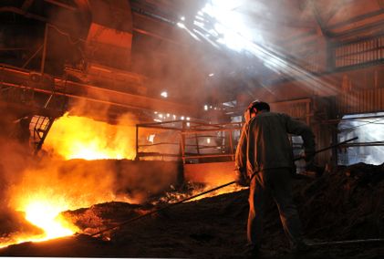 Produkcja stali spada przez nadużycia w handlu?