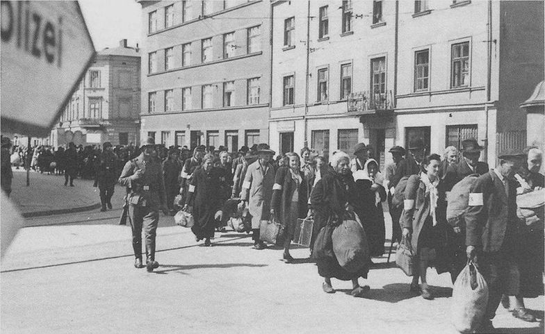 Marsz modlitwy szlakiem pomników getta warszawskiego