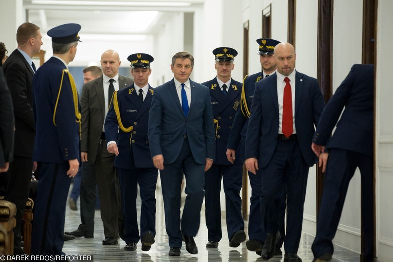 Dokładnie 908 499 zł i 46 groszy, tyle wyniosła suma nagród przeznaczona na Kancelarię Sejmu