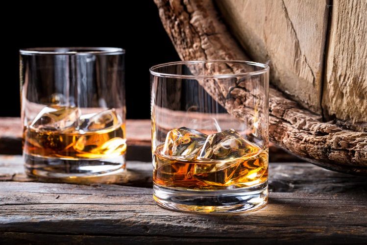 Polacy sięgają po trunki z wyższej półki. Import whisky single malt wzrósł