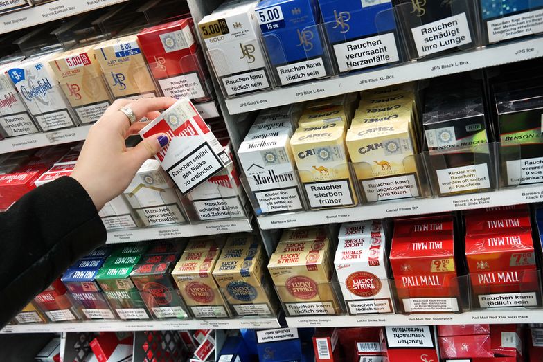 Rząd uderza w nielegalne fabryki papierosów