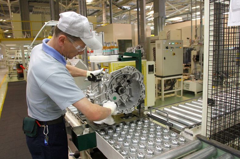 Producent części samochodowych podwoi zatrudnienie