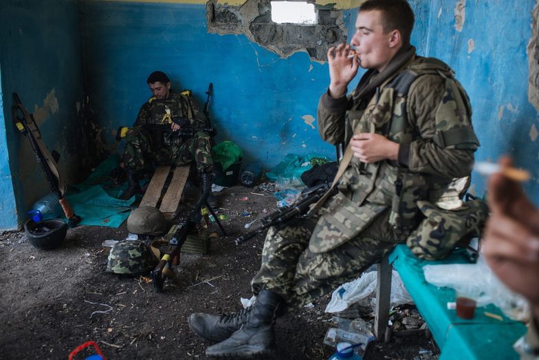 Zawieszenie broni na Ukrainie trwa. Rosja wycofuje wojska, ale...