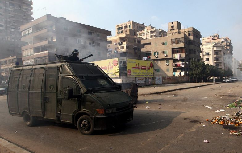 Zbrodnie przeciwko ludzkości w Egipcie? Prawnicy Mursiego oskarżają wojsko