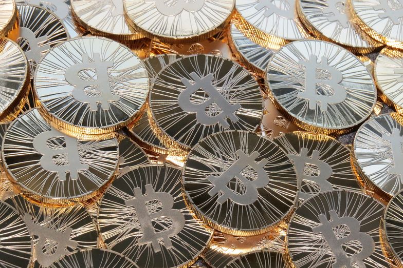 Handel kryptowalutami traktowany jest przez fiskusa jako nabywanie i zbywanie praw majątkowych