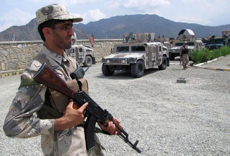 Afganistan: 21 zabitych w samobójczym zamachu