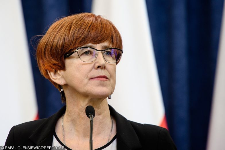 Minister rodziny, pracy i polityki społecznej Elżbieta Rafalska chce wpierw przyzwyczaić Polaków.