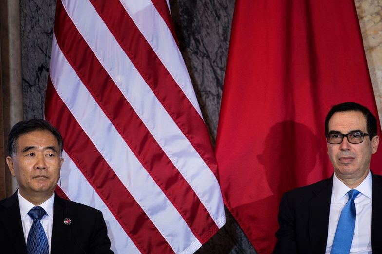 Spór handlowy między USA a Chinami. Konfrontacja zaszkodzi obu stronom
