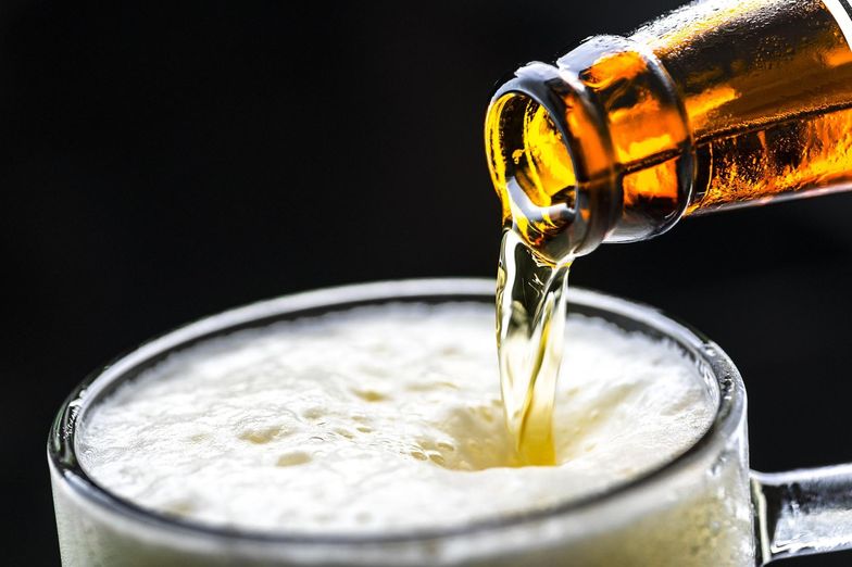 Piwo bezalkoholowe coraz mniej odbiega smakiem od prawdziwego piwa.